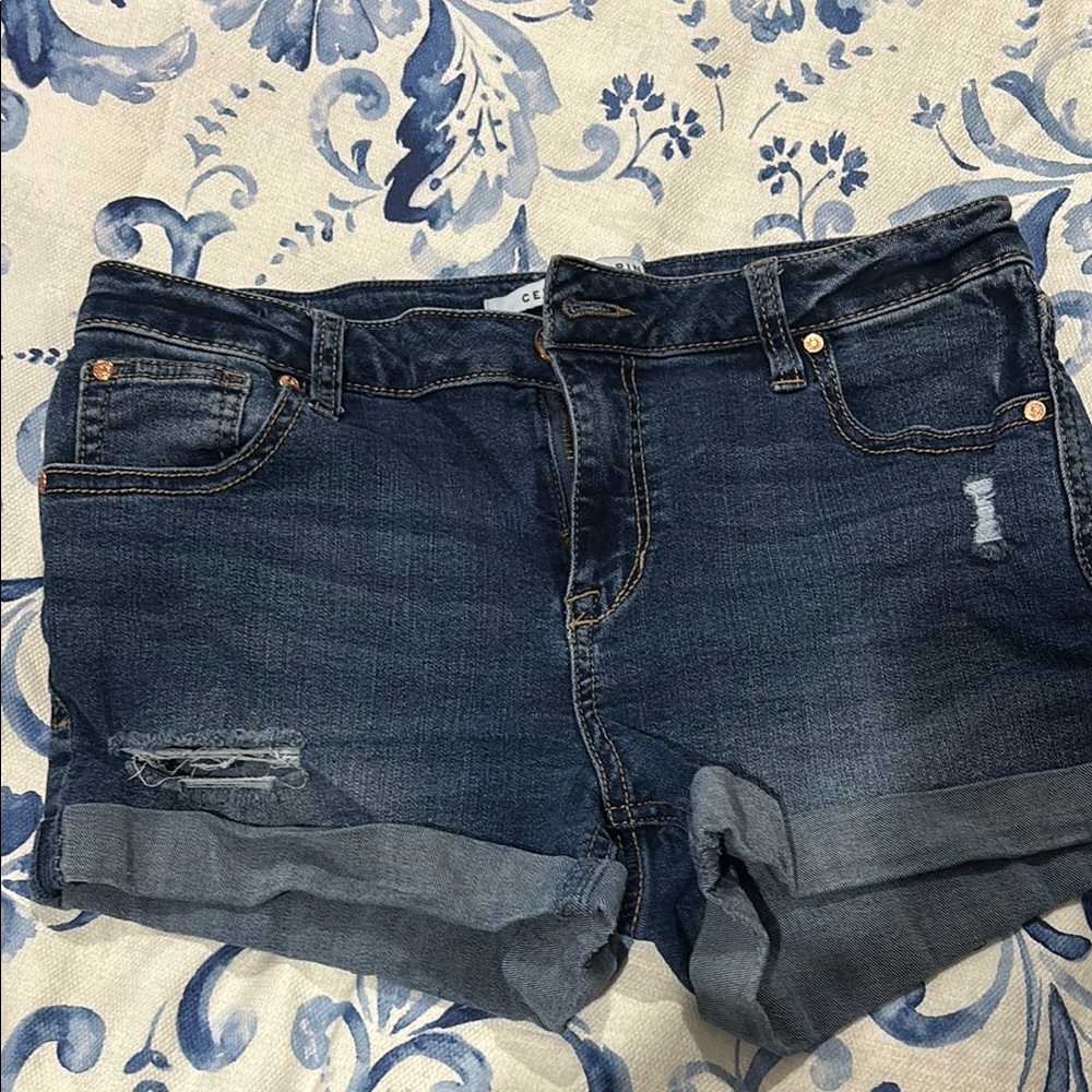 Celebrity Pink Denim Blue Women's Shorts Size 7/28 Excellent Condition